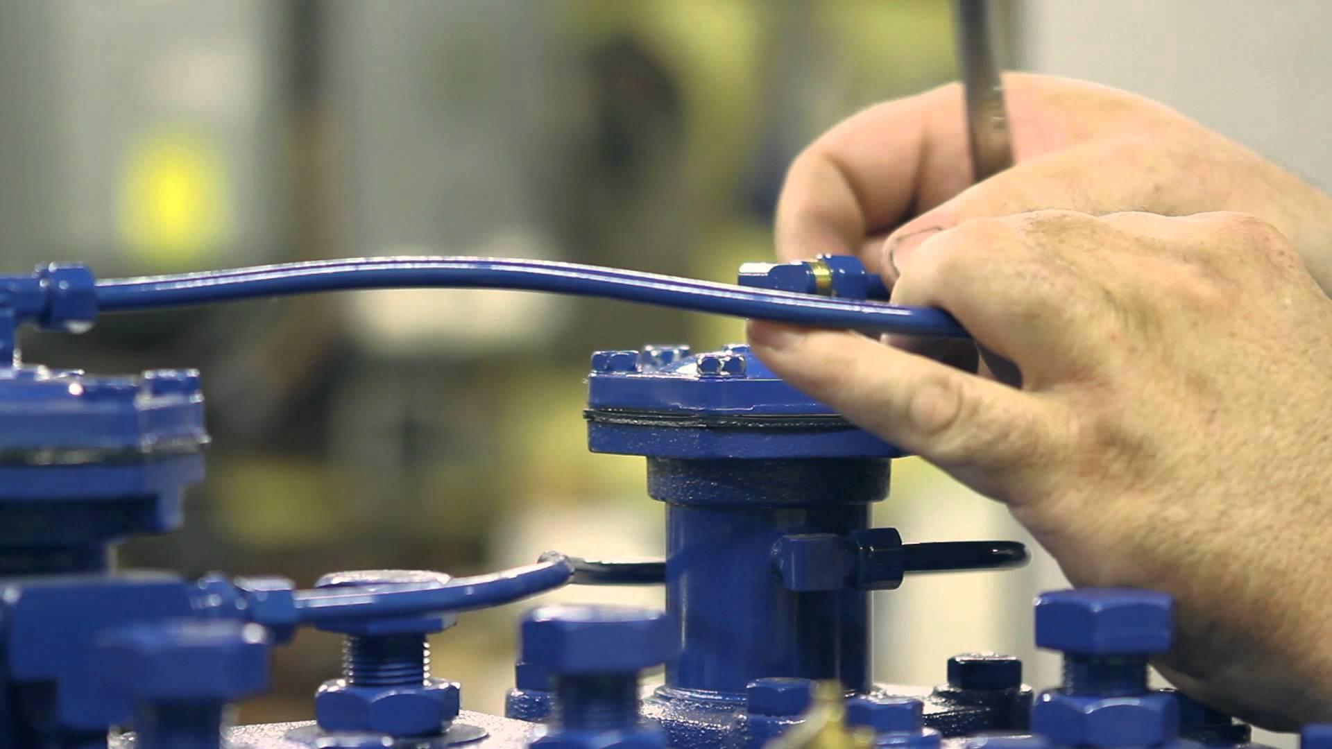 a25.How-to-Replace-the-Safety-Valve-on-a